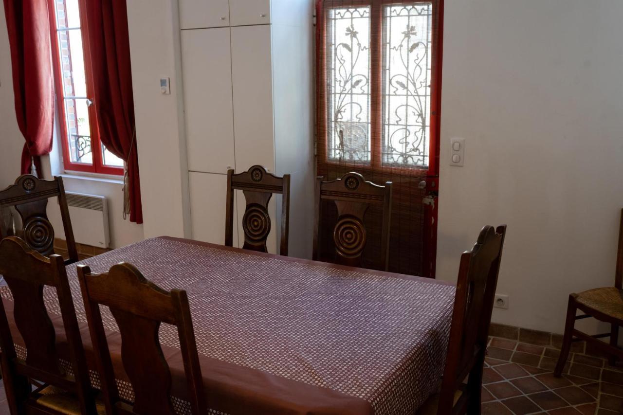La Maison Rouge Saint-Sauveur-en-Puisaye Dış mekan fotoğraf